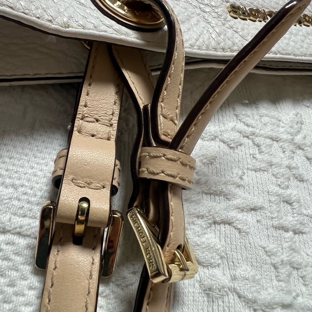 Michael Kors White and Gold Shoulder Bag - Picture 8 of 8